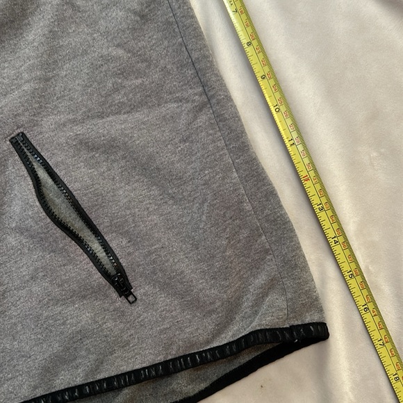 Pink pullover sweatshirt - Picture 4 of 4